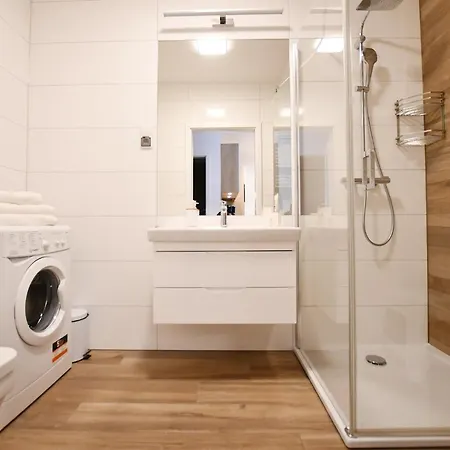 Nadmorskie Tarasy Baseny,sauny,garaz Port -navigator Apartment *