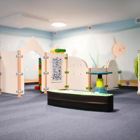 Nadmorskie Tarasy Baseny,sauny,garaz Port -navigator Kolobrzeg